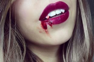 Макияж на Хэллоуин, макияж на хэллоуин "укус вампира"