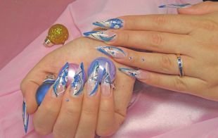 Маникюр под синее платье, дизайн акриловых ногтей в форме стилет