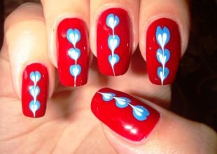 Красные ногти с рисунком, рисунки на ногтях кисточкой - сердечки